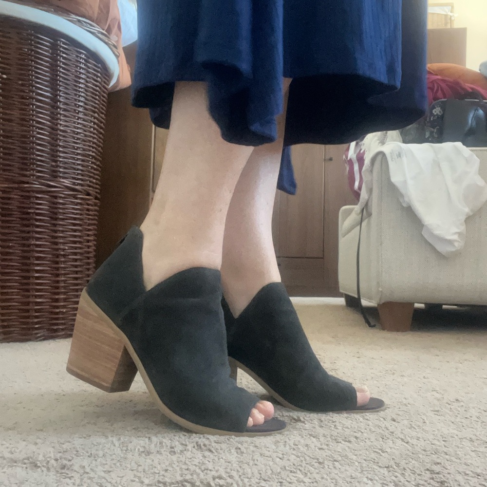 GREAT CONDITION Women's Susina Carina Lea Open Toe Block Heel Bootie